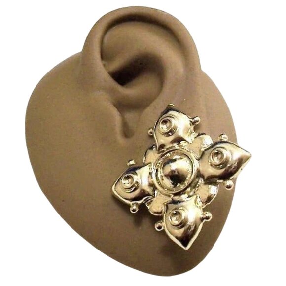 1 1/8 Inch 30mm Four Points Nail Heads Clip On Earrings Gold Tone - Picture 3 of 5